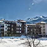 To Door At Mountain View 1br Daire Bansko