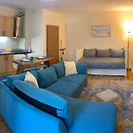 Daire To Door At Mountain View 1br