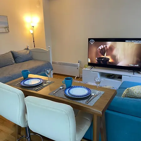 To Door At Mountain View 1br Apartamento