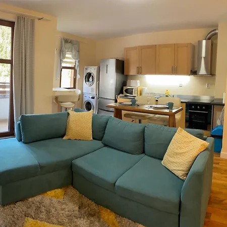 To Door At Mountain View 1br Daire Bansko